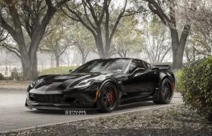 2018 Chevrolet Corvette Z06 on Strasse Wheels (R10 Signature Series)